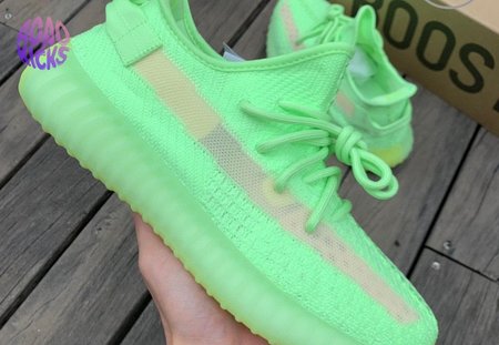 yeezy 350 v2 Green Size: 36-48