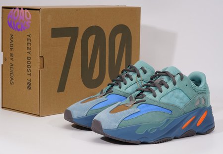 Ad Yeezy 700 boost "Faded Azure" SIZE: 36-48