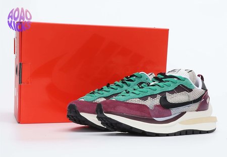 Nike Vaporwaffle x Sacai Villain Red Neptune Green 36-47.5