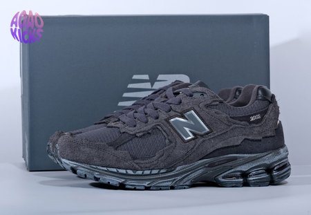 New Balance 2002R Refined Future 40-46.5